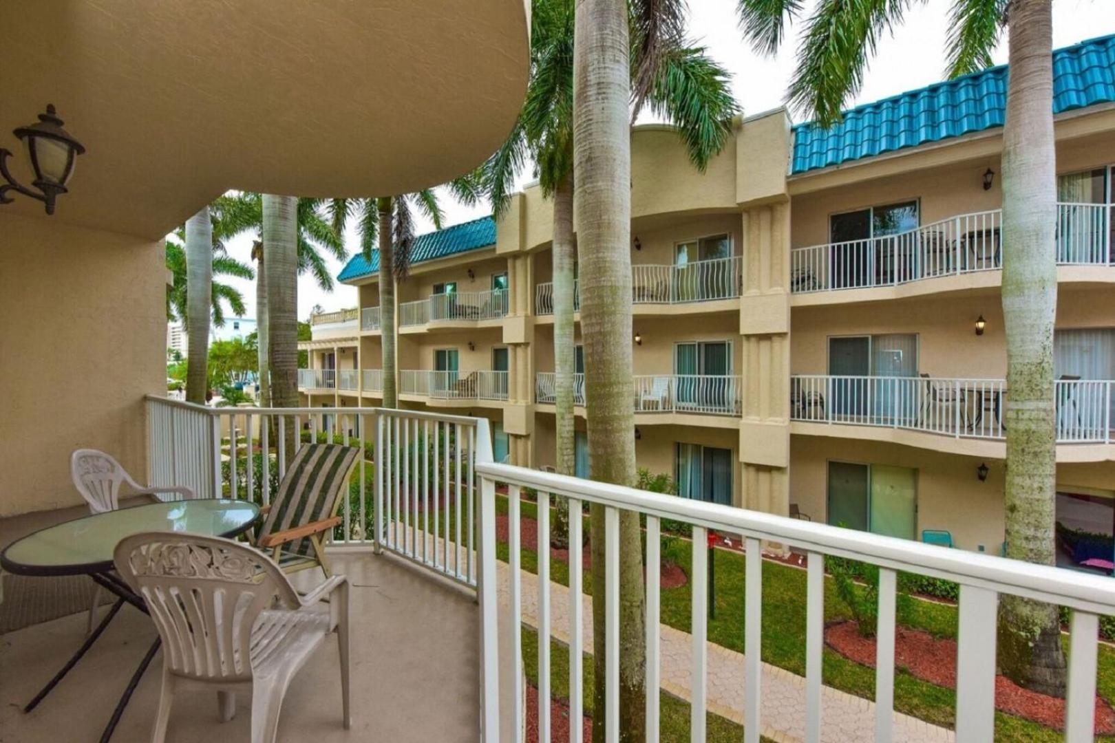 Palm Bay Club Apartment Siesta Key Bagian luar foto